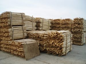 piquets acacia fendu pieux acacia fendus piquet acacia fendu pieu acacia fendu palissage viticole arboricole clôture vigne