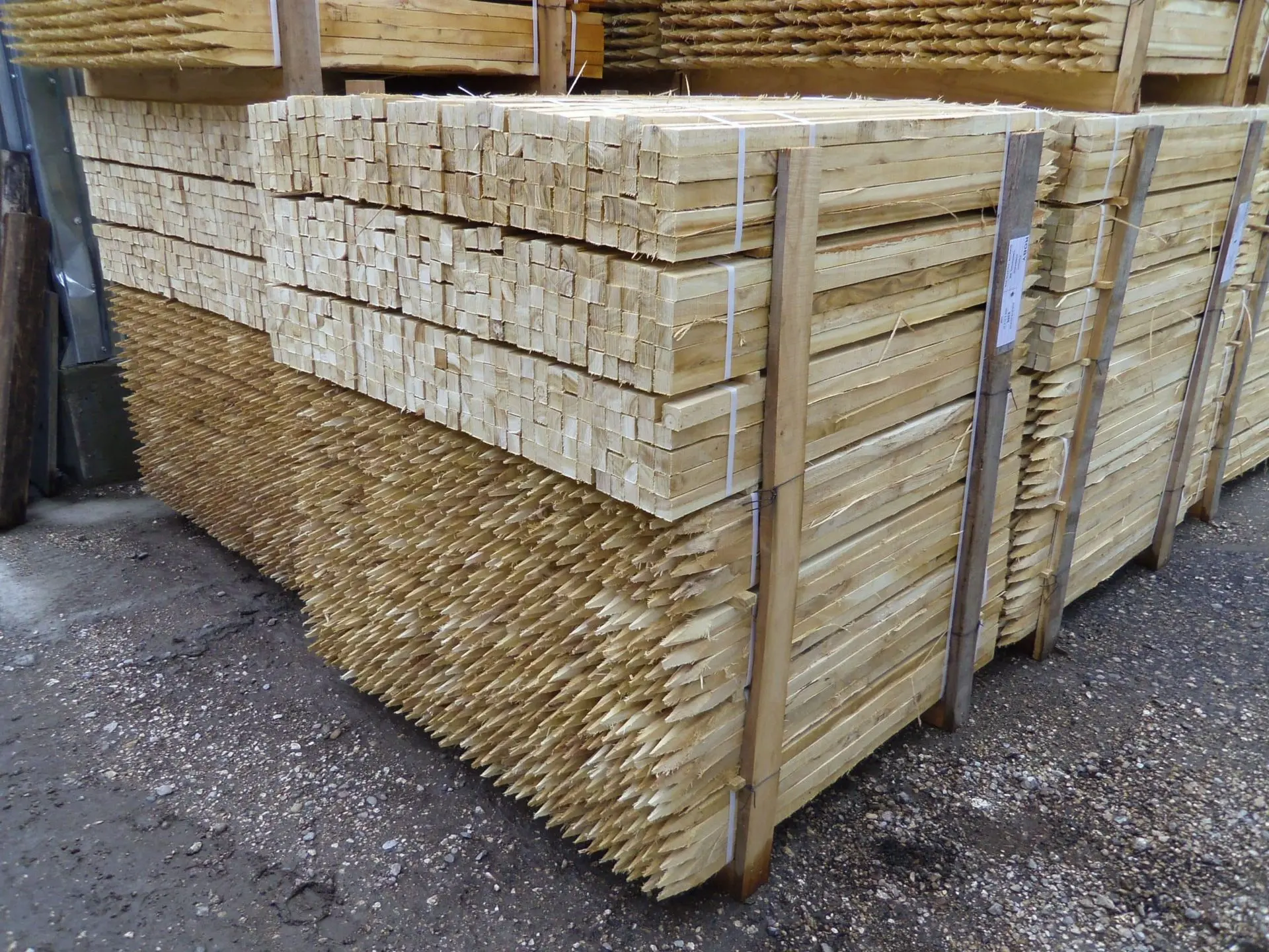 tuteur carré en acacia